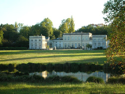 1200px-Chateau_Filhot.JPG